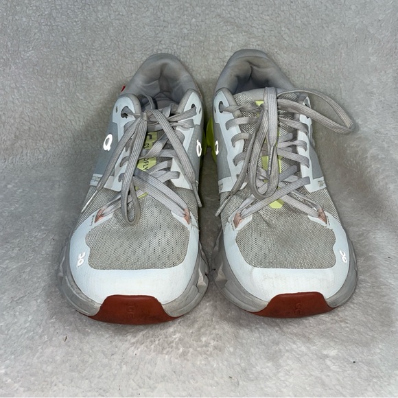 On Cloud Cloudflyer 4 Training, White and Lime Sneakers, Size 7.5 - Picture 5 of 9